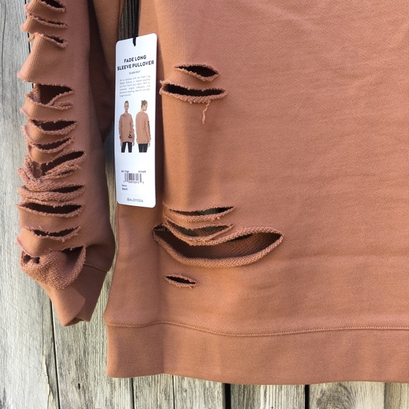 NWT Alo Yoga Fade Long Sleeve Pullover - Picture 7 of 8